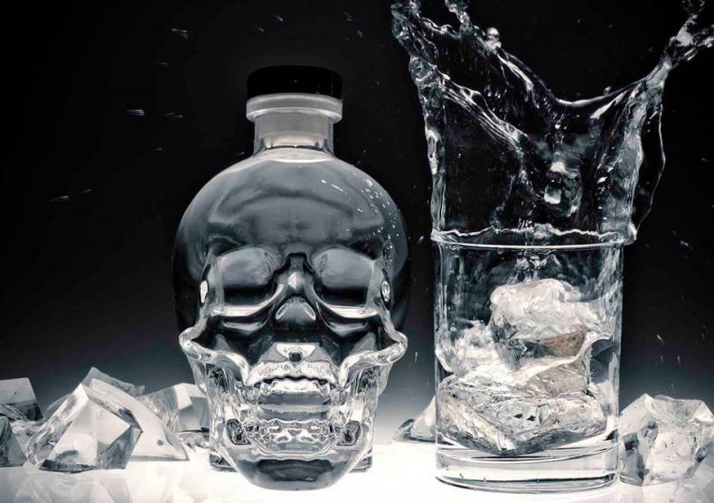 Vodka Craniu de Cristal -- Cvadruplu distilat si creat de un adevarat Ghostbuster...WTF?! image