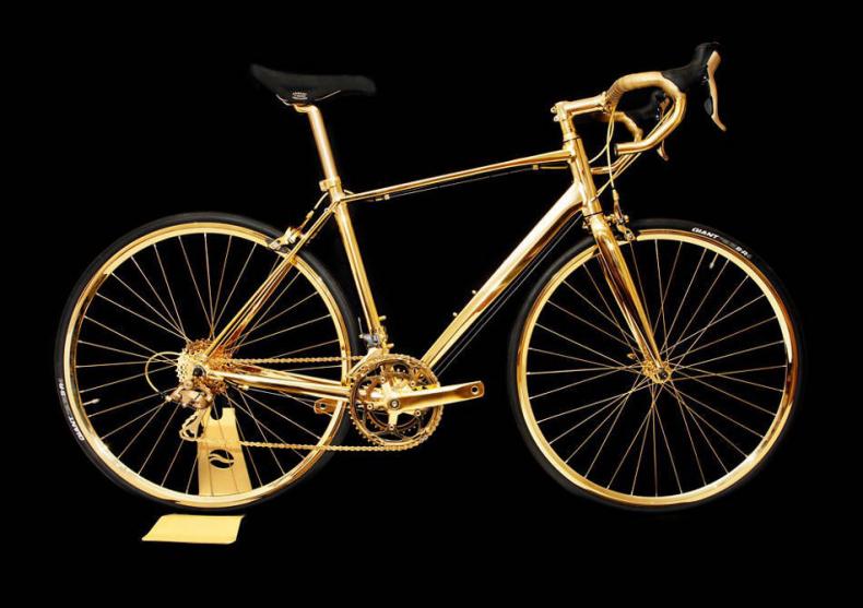 Bicicleta 24K -- Franele din aur chiar fac calul mai bun image