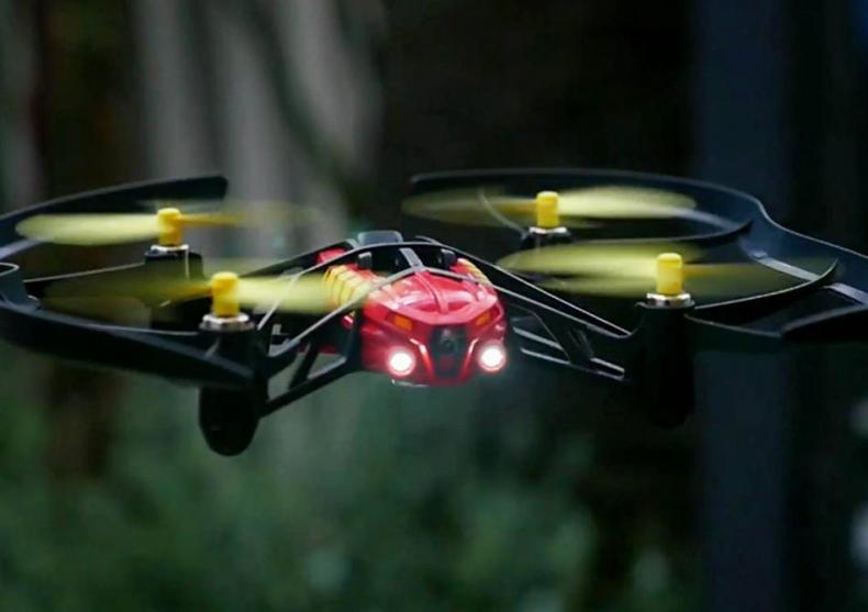 Parrot Airborne Night Drone -- Calaretul noptii image