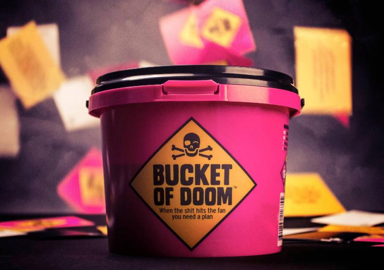 Bucket of Doom - Jocul adevaratilor supravietuitori image