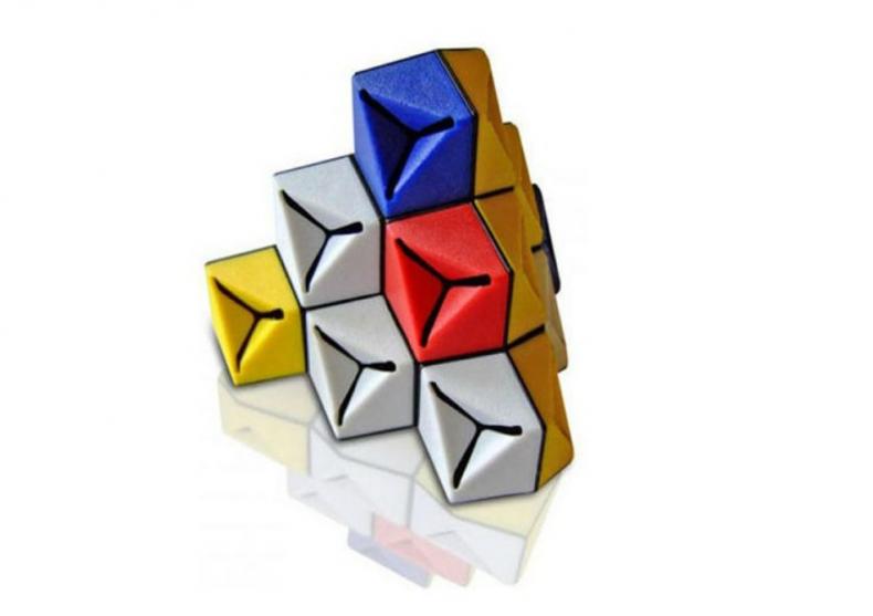 Rubik's Triamid - Vitamine colorate pentru creier image