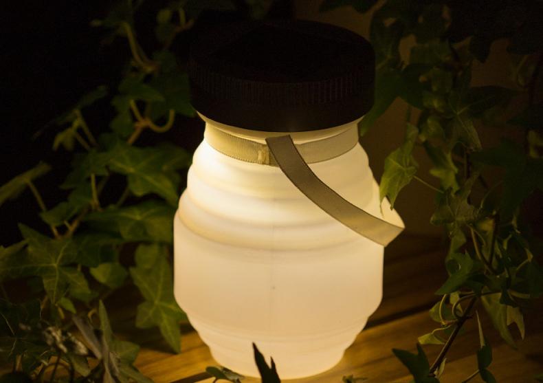 Lanterna Solara Pliabila -- Ilumineaza situatia image