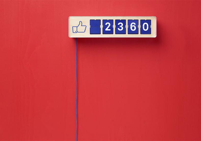 Smiirl Facebook -- Valoarea social media in timp real  image