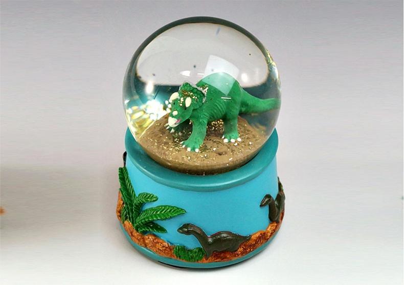 Glob de zapada Dino -- Doua obiecte magice in acelasi cadou image