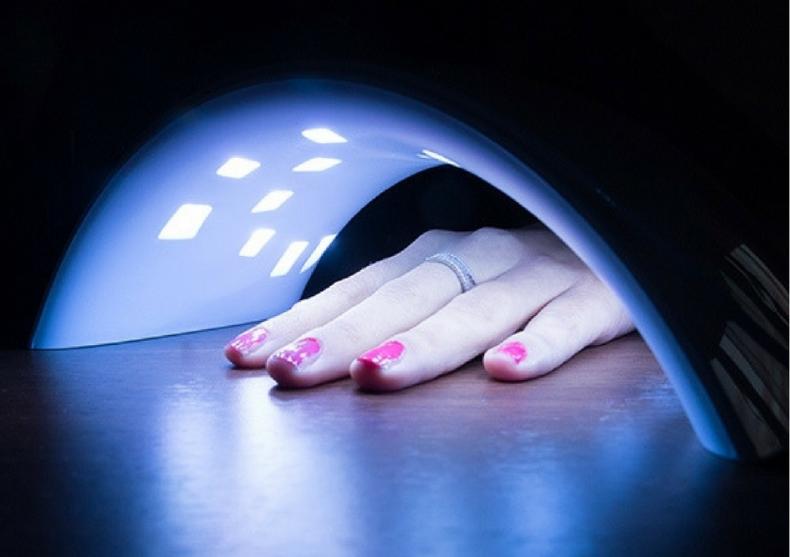 Lampa UV Nails -- contract de frumusete pe termen lung image