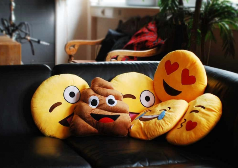 Perne Emoji -- Speak emoji, sleep emoji! image