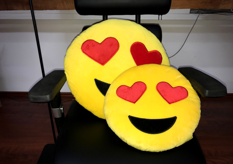 Perna Emoji XXL -- Iubire neconditionata image