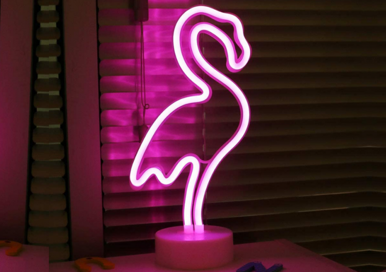 Neon flamingo -- Esenta tropicala din Vegas image