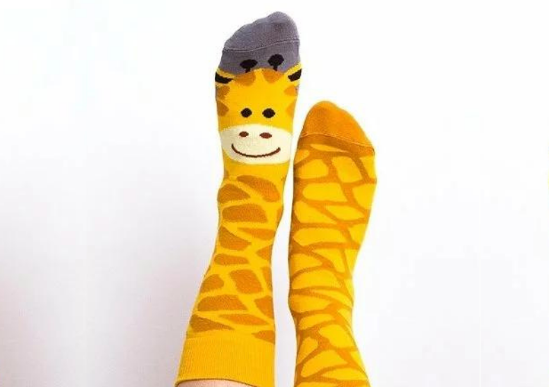 Sosetele Gigi Giraffe -  Coloreaza-ti mersul! image