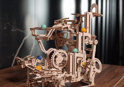 Marble Run Tiered - Model mecanic din lemn
