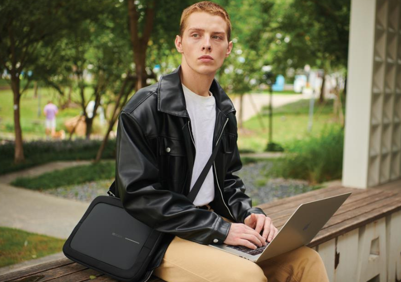 XD Design Laptop Bag -- Protectie suprema image